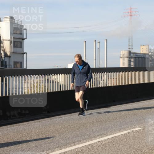 03.10.2025 - Köhlbrandbrückenlauf Lena Gebhardt http://msf.ph/oto/9088854 03.10.2025 10:06:52 Position 2  meine-sportfotos.de