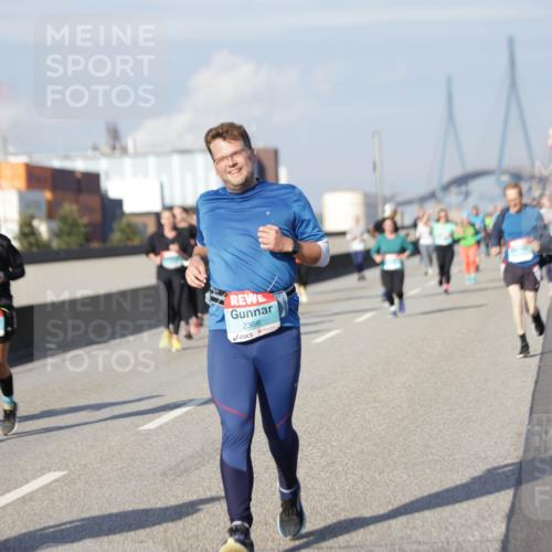 03.10.2025 - Köhlbrandbrückenlauf Jannik Wohlers http://msf.ph/oto/9088866 03.10.2025 10:09:12 Position 3 2366 meine-sportfotos.de