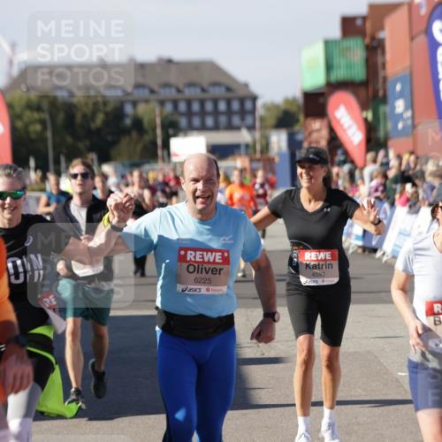 03.10.2025 - Köhlbrandbrückenlauf Jannik Wohlers http://msf.ph/oto/9088870 03.10.2025 13:19:17 Ziel 4143, 4593, 4631, 4632, 4690, 4725, 4727, 4816, 4828, 4876, 4996, 5443, 5451, 5853, 5858, 6057, 6088, 6225, 6226, 6230, 6576 meine-sportfotos.de