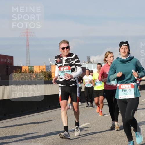 03.10.2025 - Köhlbrandbrückenlauf Jannik Wohlers http://msf.ph/oto/9088872 03.10.2025 09:58:21 Position 3 35, 2953 meine-sportfotos.de