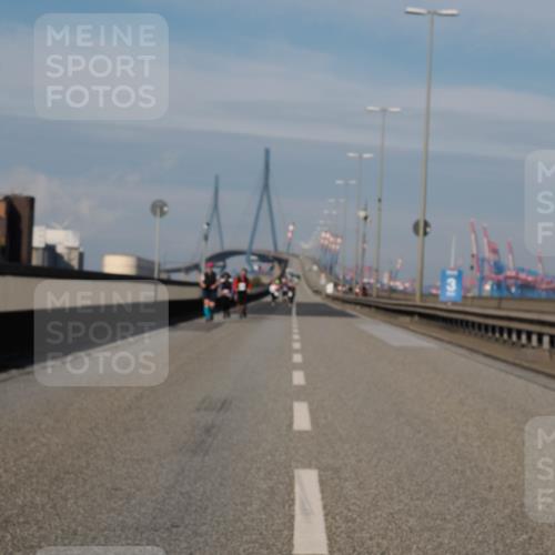 03.10.2025 - Köhlbrandbrückenlauf Fabian Wolf http://msf.ph/oto/9088873 03.10.2025 10:24:20 Position 3 11 meine-sportfotos.de