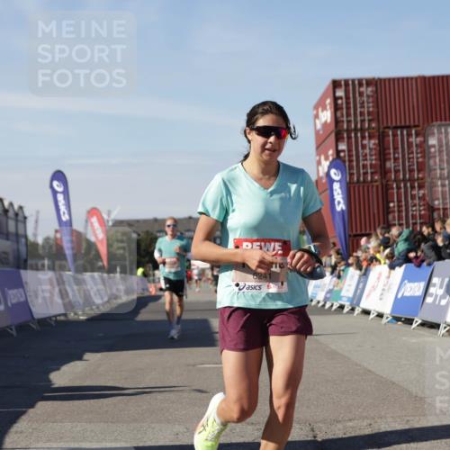 03.10.2025 - Köhlbrandbrückenlauf Jannik Wohlers http://msf.ph/oto/9088874 03.10.2025 12:53:30 Ziel 4029, 4155, 6241, 6656, 6804 meine-sportfotos.de