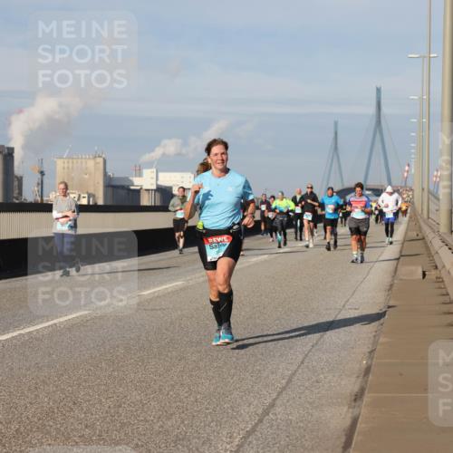 03.10.2025 - Köhlbrandbrückenlauf Lena Gebhardt http://msf.ph/oto/9088876 03.10.2025 10:06:53 Position 2  meine-sportfotos.de