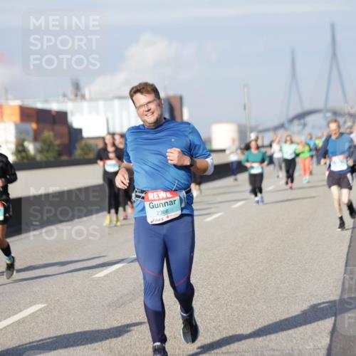03.10.2025 - Köhlbrandbrückenlauf Jannik Wohlers http://msf.ph/oto/9088878 03.10.2025 10:09:12 Position 3 2366 meine-sportfotos.de