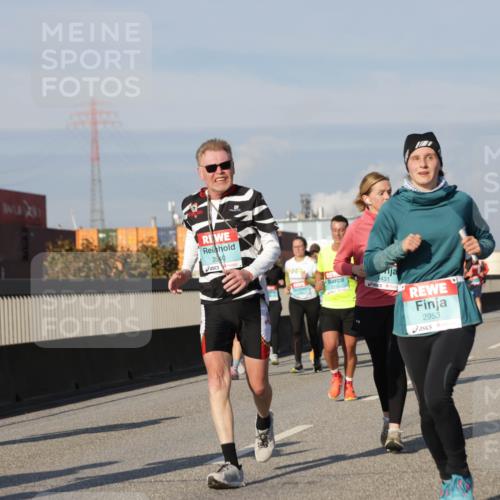 03.10.2025 - Köhlbrandbrückenlauf Jannik Wohlers http://msf.ph/oto/9088879 03.10.2025 09:58:21 Position 3 3540, 431, 2953 meine-sportfotos.de