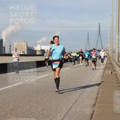03.10.2025 - Köhlbrandbrückenlauf Lena Gebhardt http://msf.ph/oto/9088882 03.10.2025 10:06:53 Position 2  meine-sportfotos.de