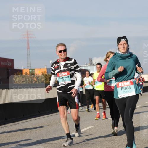 03.10.2025 - Köhlbrandbrückenlauf Jannik Wohlers http://msf.ph/oto/9088884 03.10.2025 09:58:21 Position 3 3540, 1431, 2953 meine-sportfotos.de