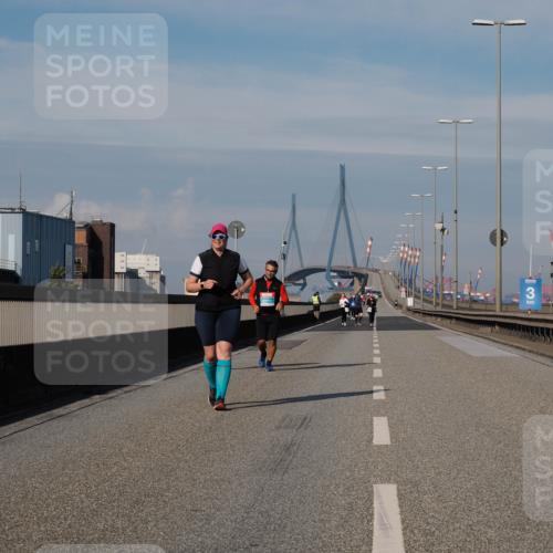03.10.2025 - Köhlbrandbrückenlauf Fabian Wolf http://msf.ph/oto/9088887 03.10.2025 10:24:38 Position 3 3 meine-sportfotos.de
