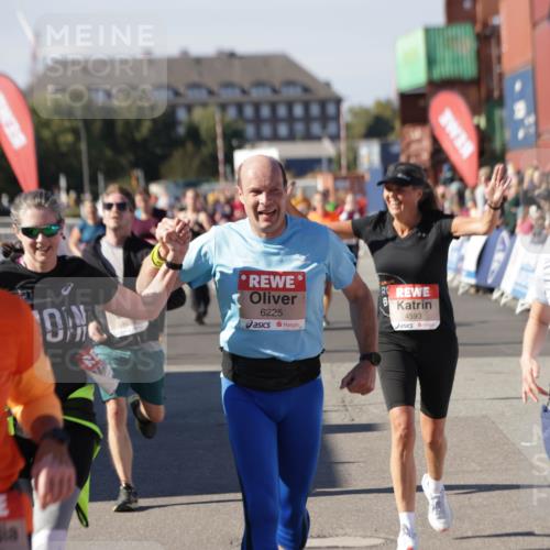 03.10.2025 - Köhlbrandbrückenlauf Jannik Wohlers http://msf.ph/oto/9088891 03.10.2025 13:19:17 Ziel 4143, 4593, 4631, 4632, 4690, 4725, 4727, 4816, 4828, 4876, 4996, 5443, 5451, 5853, 5858, 6057, 6088, 6225, 6226, 6230, 6576 meine-sportfotos.de