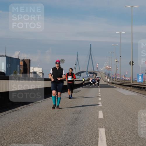 03.10.2025 - Köhlbrandbrückenlauf Fabian Wolf http://msf.ph/oto/9088900 03.10.2025 10:24:38 Position 3 3 meine-sportfotos.de