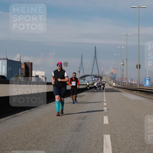03.10.2025 - Köhlbrandbrückenlauf Fabian Wolf http://msf.ph/oto/9088911 03.10.2025 10:24:38 Position 3  meine-sportfotos.de
