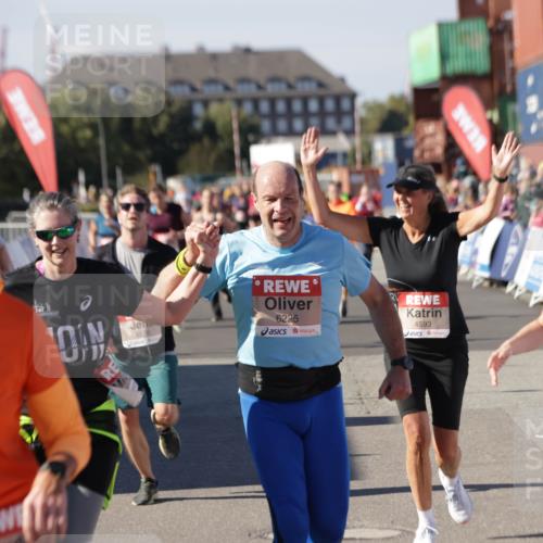 03.10.2025 - Köhlbrandbrückenlauf Jannik Wohlers http://msf.ph/oto/9088914 03.10.2025 13:19:17 Ziel 4143, 4593, 4631, 4632, 4690, 4725, 4727, 4816, 4828, 4876, 4996, 5443, 5451, 5853, 5858, 6057, 6088, 6225, 6226, 6230, 6576 meine-sportfotos.de