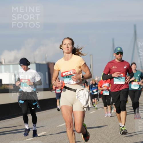 03.10.2025 - Köhlbrandbrückenlauf Jannik Wohlers http://msf.ph/oto/9088920 03.10.2025 09:58:23 Position 3 143, 17, 0 meine-sportfotos.de