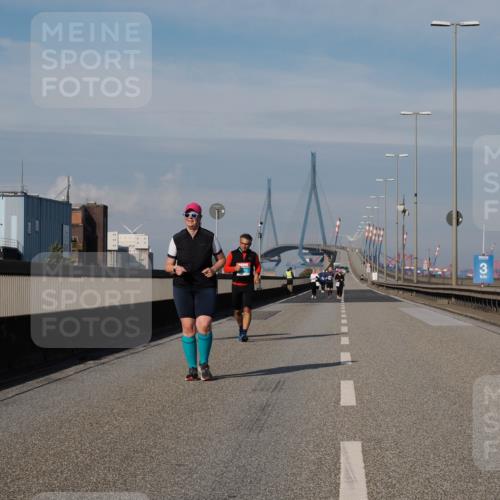 03.10.2025 - Köhlbrandbrückenlauf Fabian Wolf http://msf.ph/oto/9088921 03.10.2025 10:24:38 Position 3 3 meine-sportfotos.de