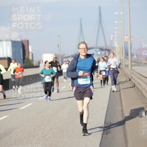 03.10.2025 - Köhlbrandbrückenlauf Jannik Wohlers http://msf.ph/oto/9088924 03.10.2025 10:09:15 Position 3 2259 meine-sportfotos.de
