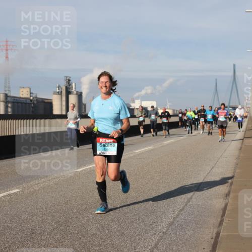 03.10.2025 - Köhlbrandbrückenlauf Lena Gebhardt http://msf.ph/oto/9088929 03.10.2025 10:06:55 Position 2 3360 meine-sportfotos.de