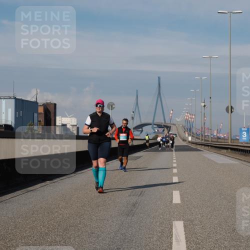 03.10.2025 - Köhlbrandbrückenlauf Fabian Wolf http://msf.ph/oto/9088930 03.10.2025 10:24:38 Position 3 3 meine-sportfotos.de