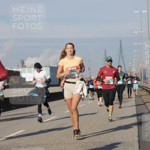 03.10.2025 - Köhlbrandbrückenlauf Jannik Wohlers http://msf.ph/oto/9088935 03.10.2025 09:58:23 Position 3 431, 1437 meine-sportfotos.de