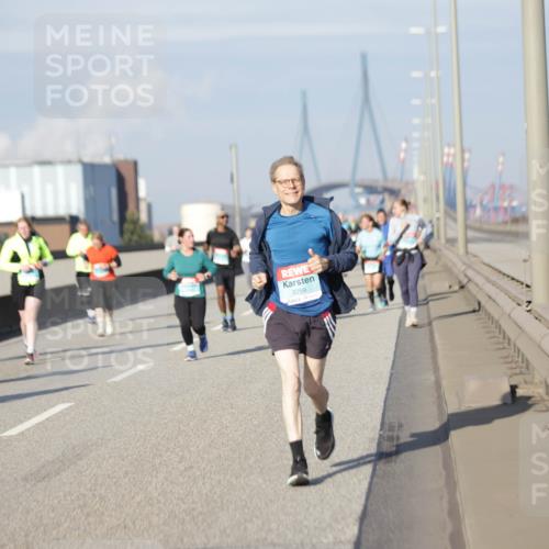 03.10.2025 - Köhlbrandbrückenlauf Jannik Wohlers http://msf.ph/oto/9088951 03.10.2025 10:09:15 Position 3 2259 meine-sportfotos.de