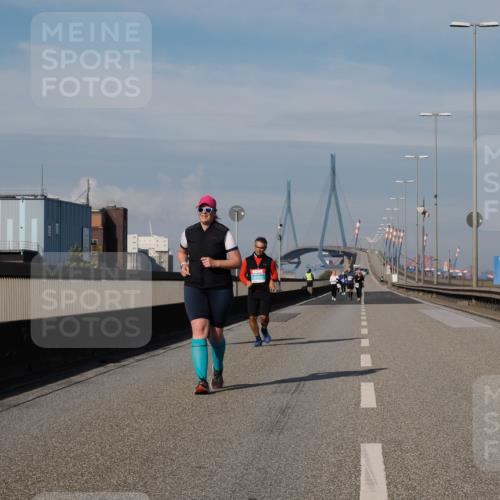 03.10.2025 - Köhlbrandbrückenlauf Fabian Wolf http://msf.ph/oto/9088952 03.10.2025 10:24:39 Position 3  meine-sportfotos.de