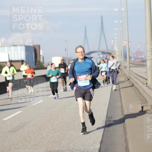 03.10.2025 - Köhlbrandbrückenlauf Jannik Wohlers http://msf.ph/oto/9088956 03.10.2025 10:09:16 Position 3 2259, 77 meine-sportfotos.de