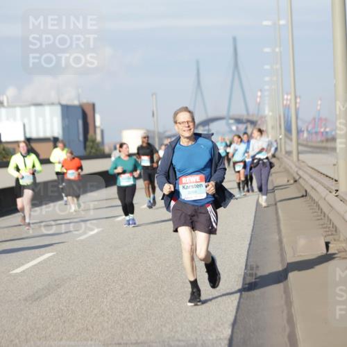 03.10.2025 - Köhlbrandbrückenlauf Jannik Wohlers http://msf.ph/oto/9088958 03.10.2025 10:09:16 Position 3 2259, 7 meine-sportfotos.de