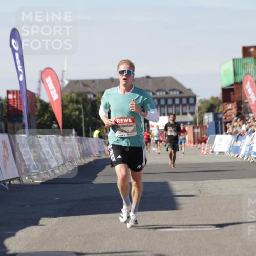 03.10.2025 - Köhlbrandbrückenlauf Jannik Wohlers http://msf.ph/oto/9088965 03.10.2025 12:53:32 Ziel 4029, 4155, 6241, 6656, 6804 meine-sportfotos.de