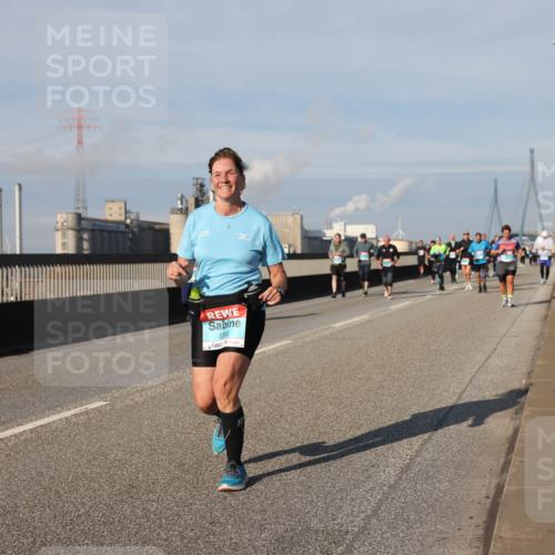 03.10.2025 - Köhlbrandbrückenlauf Lena Gebhardt http://msf.ph/oto/9088967 03.10.2025 10:06:55 Position 2 3360 meine-sportfotos.de