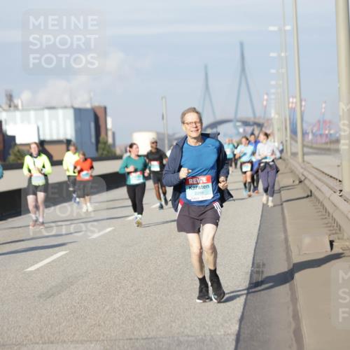 03.10.2025 - Köhlbrandbrückenlauf Jannik Wohlers http://msf.ph/oto/9088975 03.10.2025 10:09:16 Position 3 2259 meine-sportfotos.de