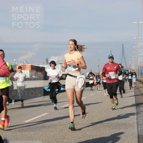 03.10.2025 - Köhlbrandbrückenlauf Jannik Wohlers http://msf.ph/oto/9088986 03.10.2025 09:58:24 Position 3 1431, 2110, 143 meine-sportfotos.de