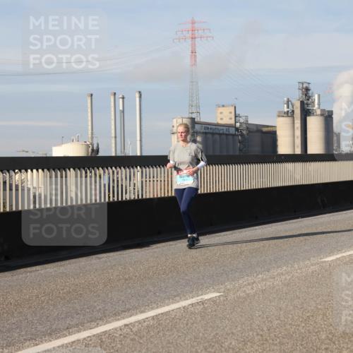 03.10.2025 - Köhlbrandbrückenlauf Lena Gebhardt http://msf.ph/oto/9088987 03.10.2025 10:06:57 Position 2  meine-sportfotos.de