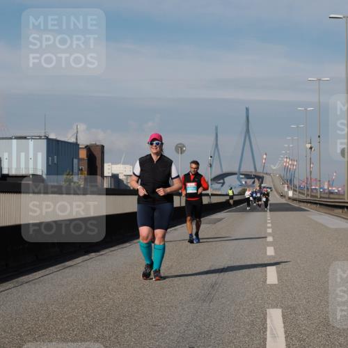 03.10.2025 - Köhlbrandbrückenlauf Fabian Wolf http://msf.ph/oto/9088988 03.10.2025 10:24:39 Position 3 3 meine-sportfotos.de