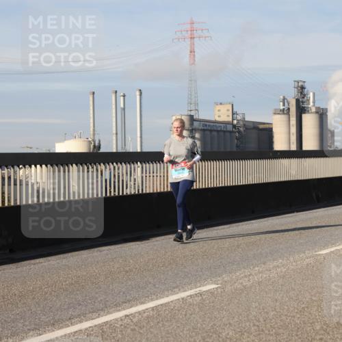 03.10.2025 - Köhlbrandbrückenlauf Lena Gebhardt http://msf.ph/oto/9088997 03.10.2025 10:06:57 Position 2  meine-sportfotos.de