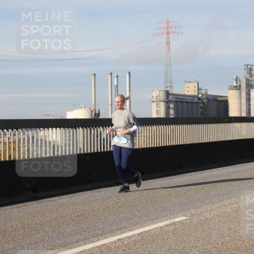 03.10.2025 - Köhlbrandbrückenlauf Lena Gebhardt http://msf.ph/oto/9089016 03.10.2025 10:06:58 Position 2  meine-sportfotos.de