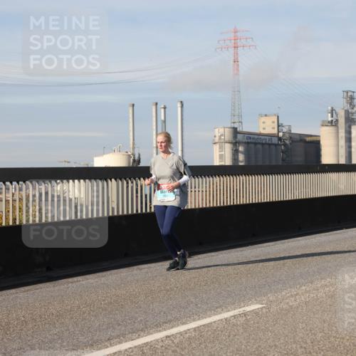 03.10.2025 - Köhlbrandbrückenlauf Lena Gebhardt http://msf.ph/oto/9089022 03.10.2025 10:06:58 Position 2 1824 meine-sportfotos.de