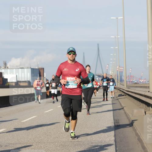 03.10.2025 - Köhlbrandbrückenlauf Jannik Wohlers http://msf.ph/oto/9089023 03.10.2025 09:58:25 Position 3 770 meine-sportfotos.de