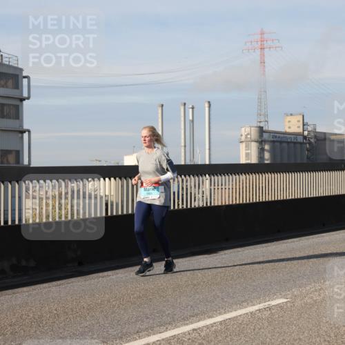 03.10.2025 - Köhlbrandbrückenlauf Lena Gebhardt http://msf.ph/oto/9089038 03.10.2025 10:06:58 Position 2 1824 meine-sportfotos.de