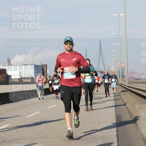 03.10.2025 - Köhlbrandbrückenlauf Jannik Wohlers http://msf.ph/oto/9089048 03.10.2025 09:58:25 Position 3 1852, 1770 meine-sportfotos.de