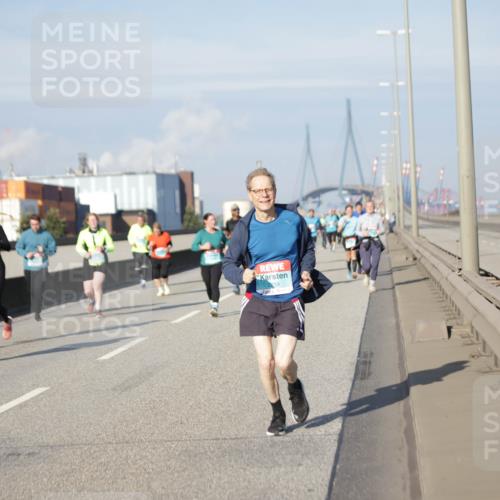 03.10.2025 - Köhlbrandbrückenlauf Jannik Wohlers http://msf.ph/oto/9089049 03.10.2025 10:09:16 Position 3  meine-sportfotos.de