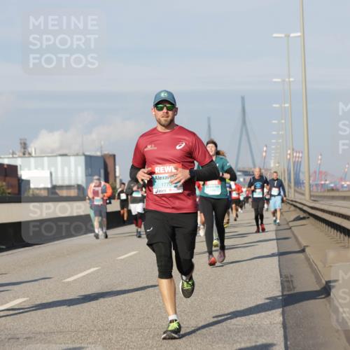 03.10.2025 - Köhlbrandbrückenlauf Jannik Wohlers http://msf.ph/oto/9089054 03.10.2025 09:58:25 Position 3 1852, 1770 meine-sportfotos.de