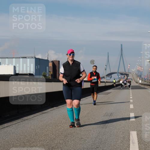 03.10.2025 - Köhlbrandbrückenlauf Fabian Wolf http://msf.ph/oto/9089065 03.10.2025 10:24:41 Position 3 3 meine-sportfotos.de
