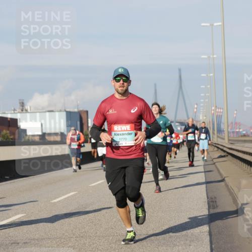 03.10.2025 - Köhlbrandbrückenlauf Jannik Wohlers http://msf.ph/oto/9089068 03.10.2025 09:58:25 Position 3 1852, 1770 meine-sportfotos.de