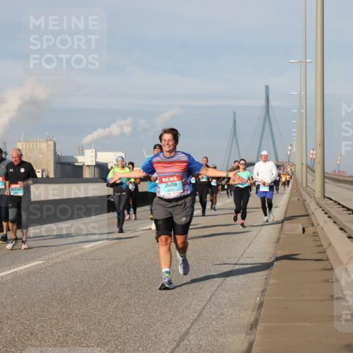 03.10.2025 - Köhlbrandbrückenlauf Lena Gebhardt http://msf.ph/oto/9089086 03.10.2025 10:07:00 Position 2 2935 meine-sportfotos.de