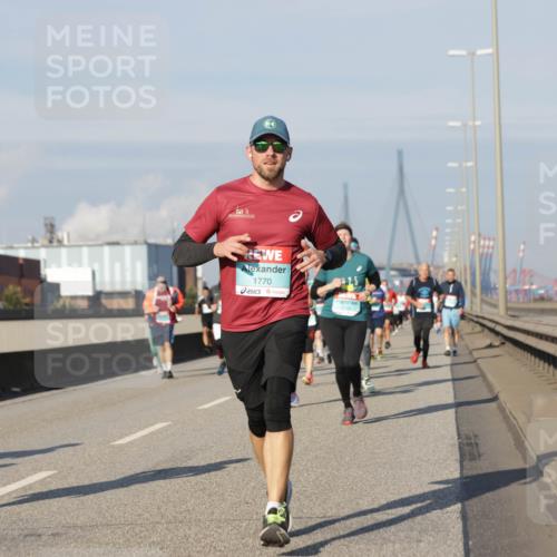 03.10.2025 - Köhlbrandbrückenlauf Jannik Wohlers http://msf.ph/oto/9089087 03.10.2025 09:58:25 Position 3 1770 meine-sportfotos.de