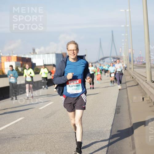 03.10.2025 - Köhlbrandbrückenlauf Jannik Wohlers http://msf.ph/oto/9089088 03.10.2025 10:09:17 Position 3 2259 meine-sportfotos.de