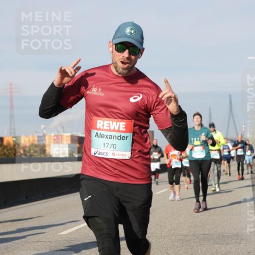 03.10.2025 - Köhlbrandbrückenlauf Jannik Wohlers http://msf.ph/oto/9089117 03.10.2025 09:58:26 Position 3 1770 meine-sportfotos.de