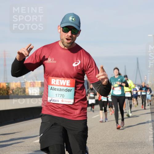 03.10.2025 - Köhlbrandbrückenlauf Jannik Wohlers http://msf.ph/oto/9089124 03.10.2025 09:58:26 Position 3 1770 meine-sportfotos.de