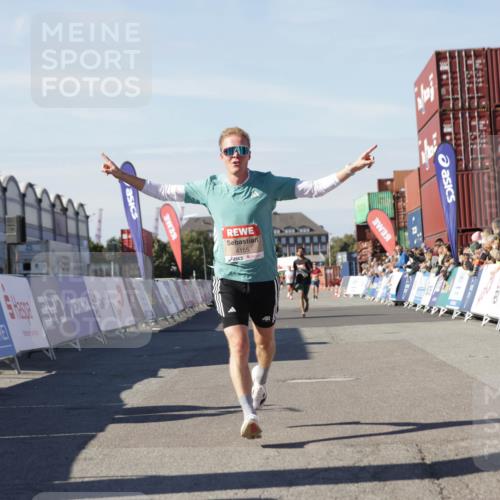 03.10.2025 - Köhlbrandbrückenlauf Jannik Wohlers http://msf.ph/oto/9089127 03.10.2025 12:53:33 Ziel 4029, 4155, 6241, 6656, 6804 meine-sportfotos.de