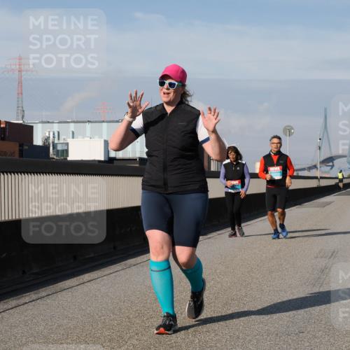 03.10.2025 - Köhlbrandbrückenlauf Fabian Wolf http://msf.ph/oto/9089142 03.10.2025 10:24:42 Position 3  meine-sportfotos.de