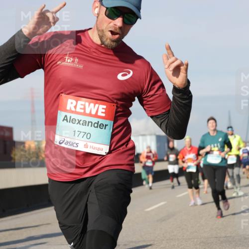 03.10.2025 - Köhlbrandbrückenlauf Jannik Wohlers http://msf.ph/oto/9089148 03.10.2025 09:58:27 Position 3 1770 meine-sportfotos.de
